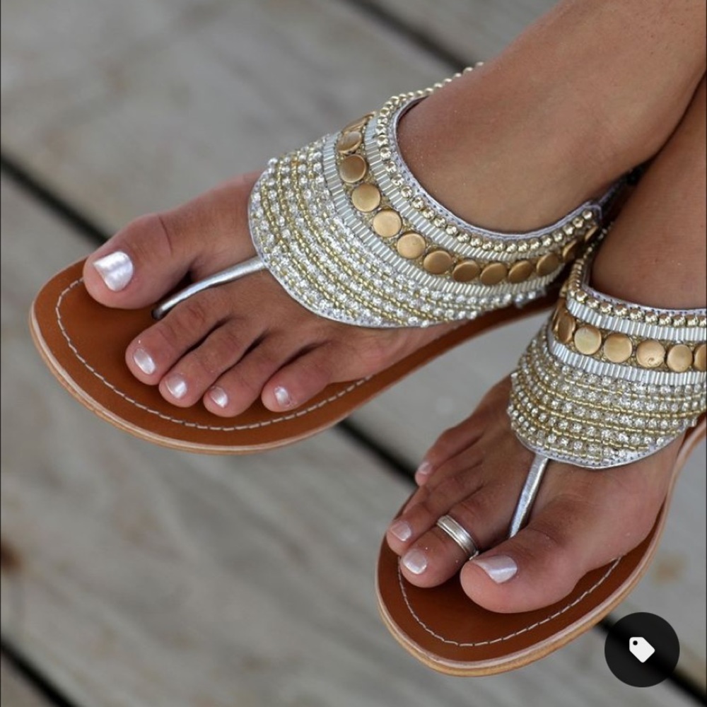 Trendy flat sandals